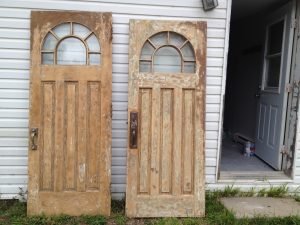 Peinture imitation de bois sur porte- Avant