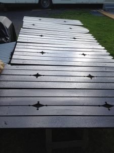 Peinture de volet sur maison
