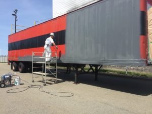 Peinture extérieure au pulvérisateur