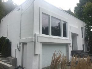 Entrepreneur spécialiste peinture extérieur sur stucco