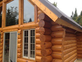 decapage teinture de maison en bois 