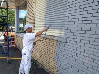 peinture au pulverisateur exterieur commercial