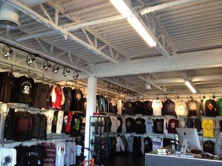 peinture commerciale vetements